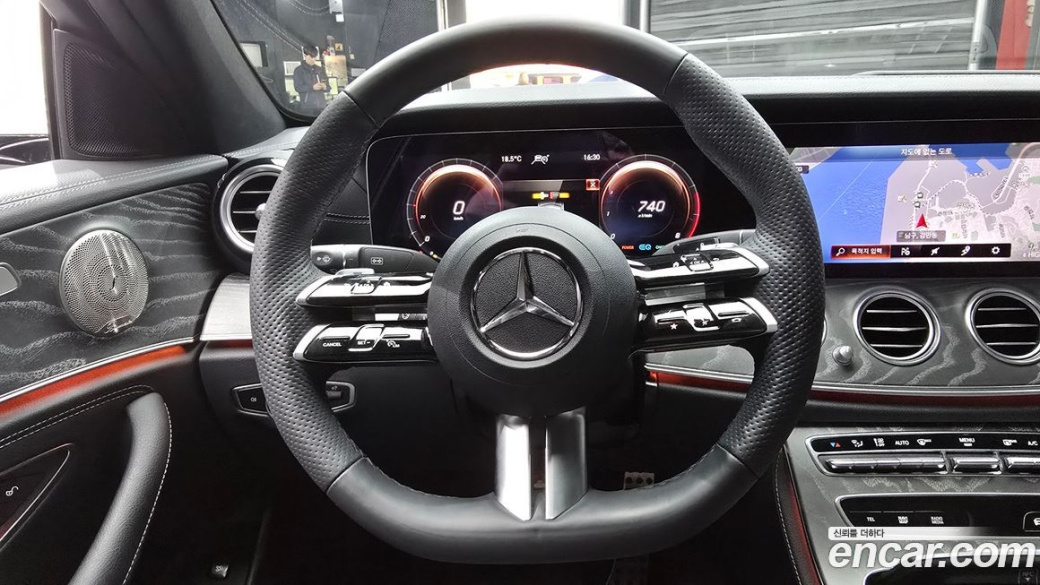 Mercedes-Benz E-Class E350 4MATIC AMG Line, 2022