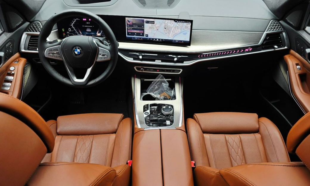 BMW X7 xDrive 40i Design Pure Excellence 6-Seater, 2025