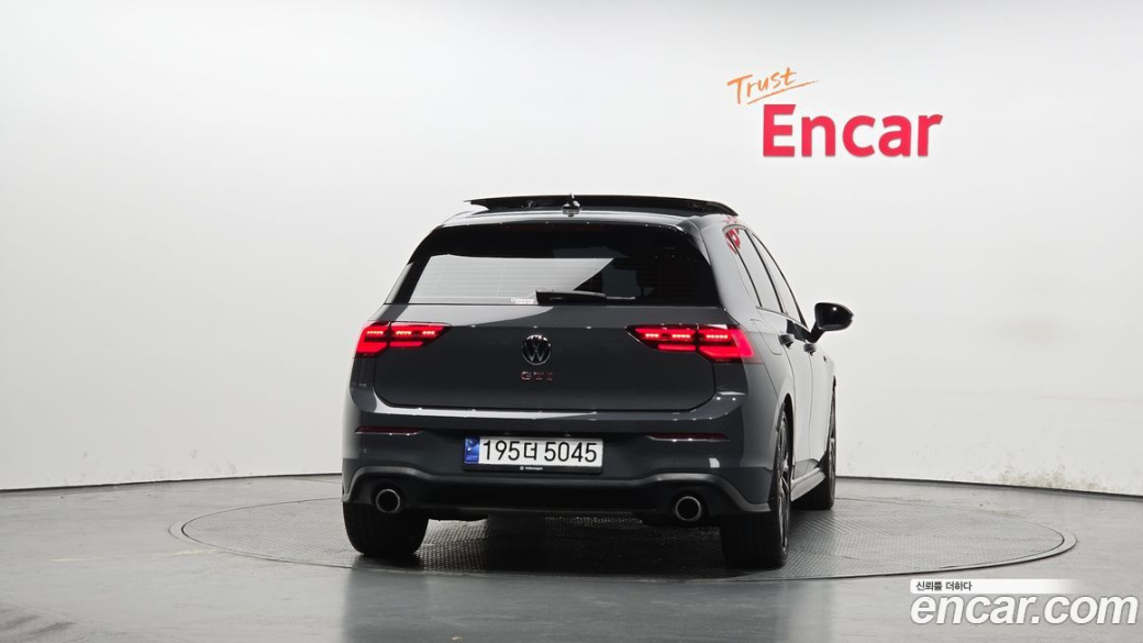 Volkswagen Golf 2.0 GTI, 2024