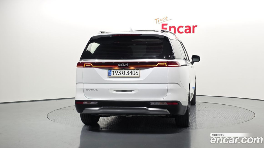 Kia Carnival 7-Seater Signature, 2023
