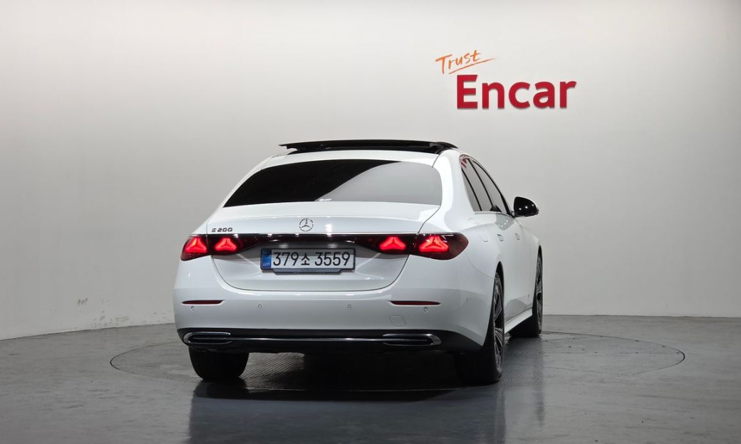 Mercedes-Benz E-Class E200 Avantgarde, 2025