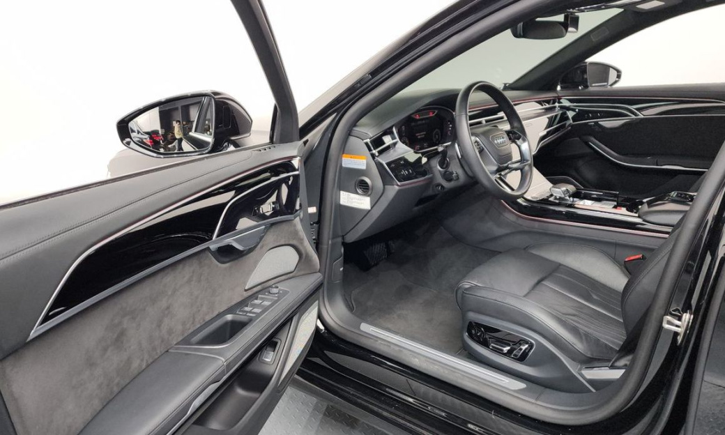 Audi A8 55 TFSI Quattro LWB, 2021