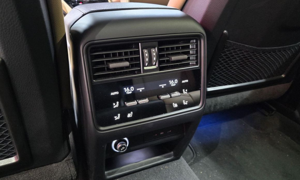 Porsche Cayenne 3.0, 2025