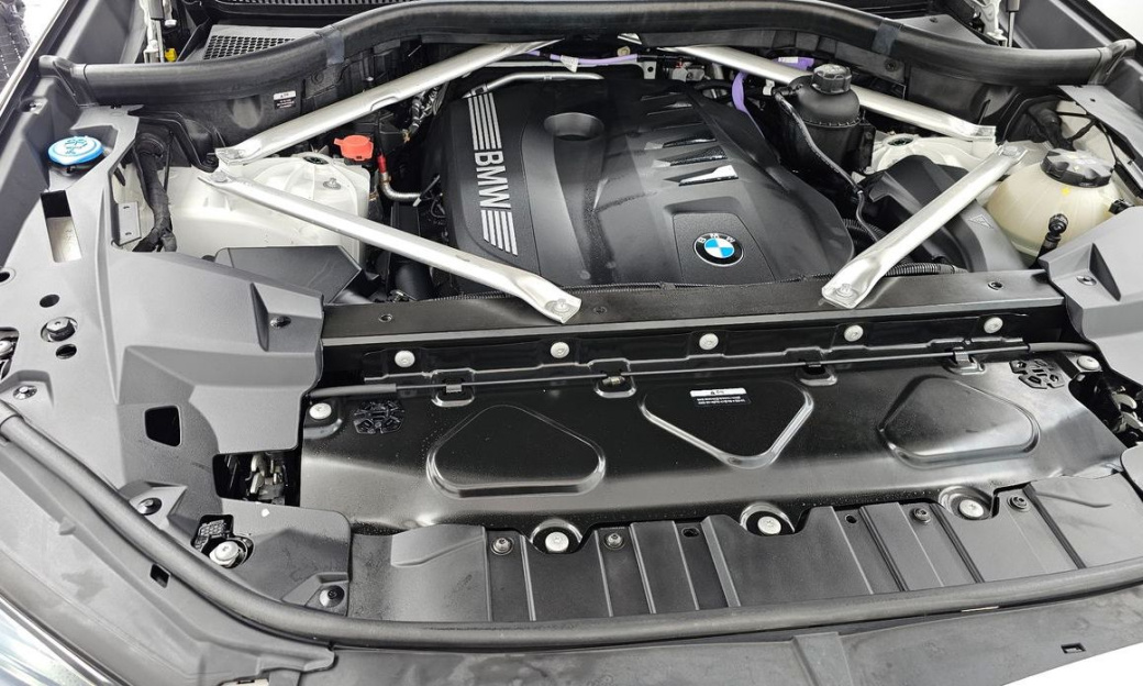 BMW X5 xDrive 40i xLine, 2024