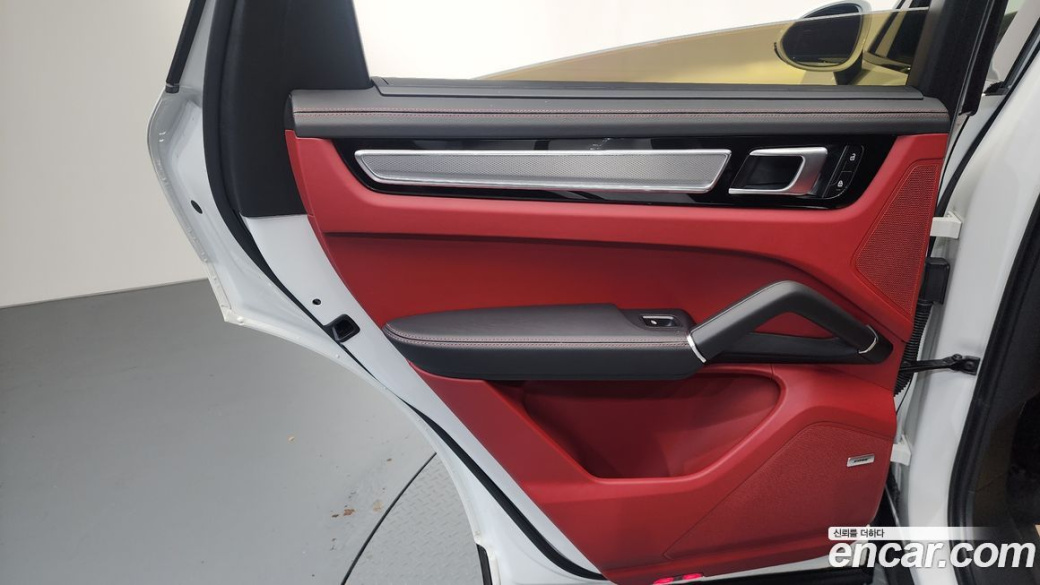 Porsche Cayenne 3.0 COUPE PLATINUM EDITION, 2023