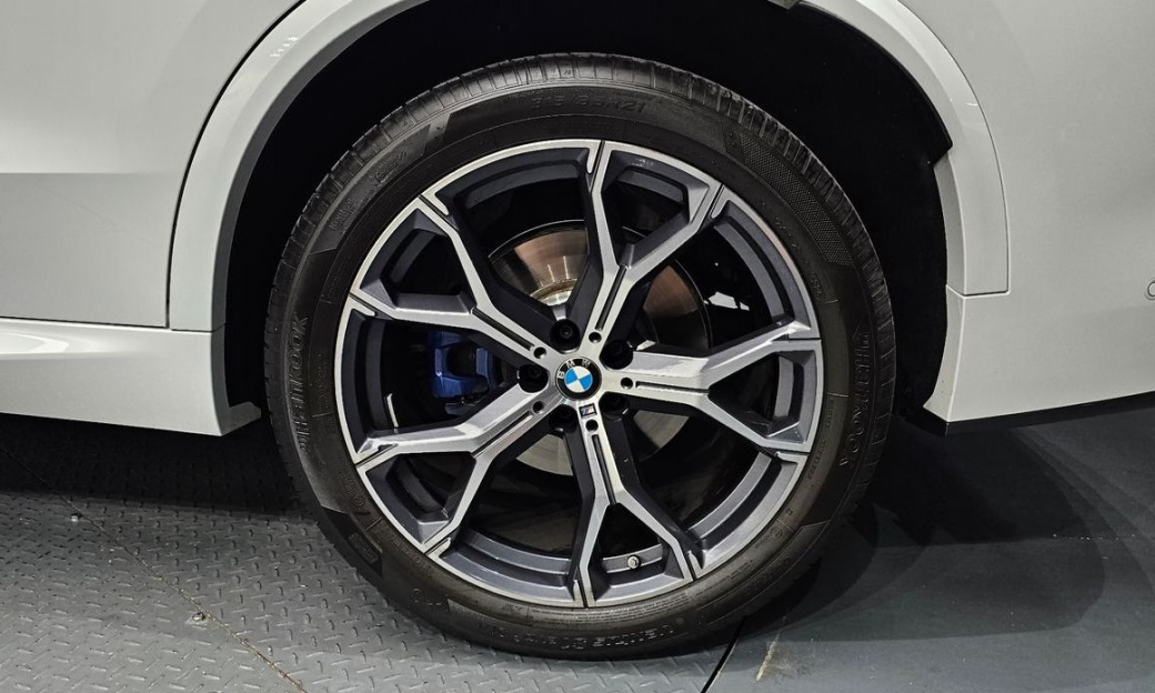 BMW X5 xDrive 40i M Sport, 2025