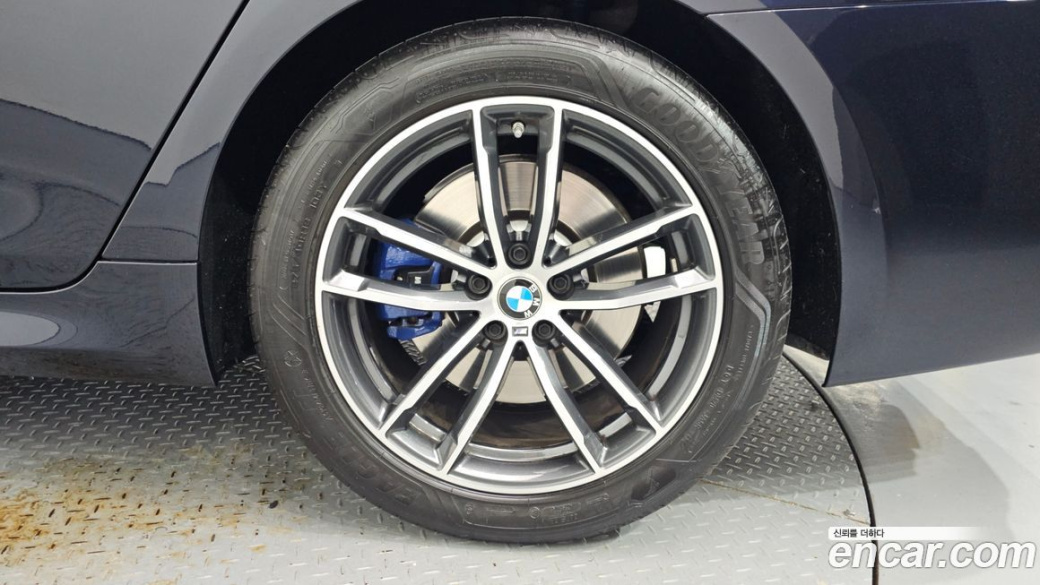 BMW 5-Series 520i M Sport, 2023