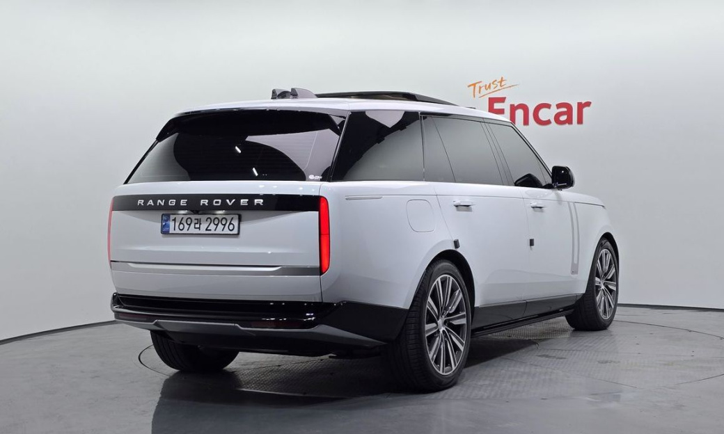 Land Rover Range Rover D350 Autobiography Long Wheel Base, 2024