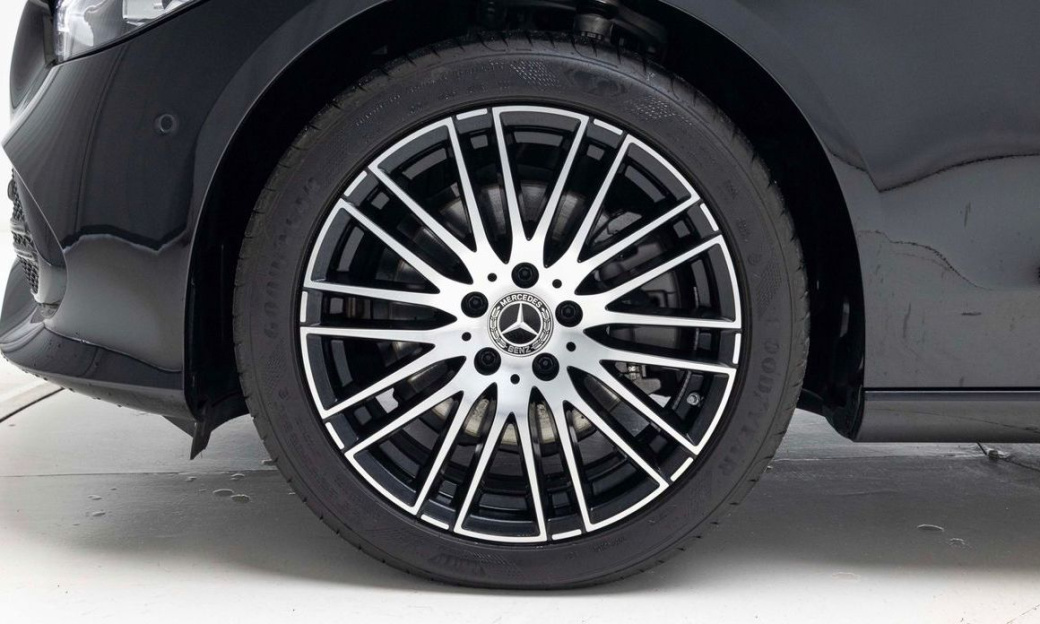 Mercedes-Benz C-Class C200 Avantgarde, 2025