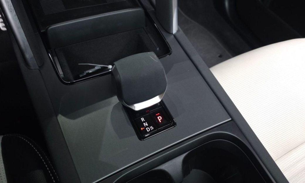 Land Rover Discovery Sport P250 Dynamic SE, 2025