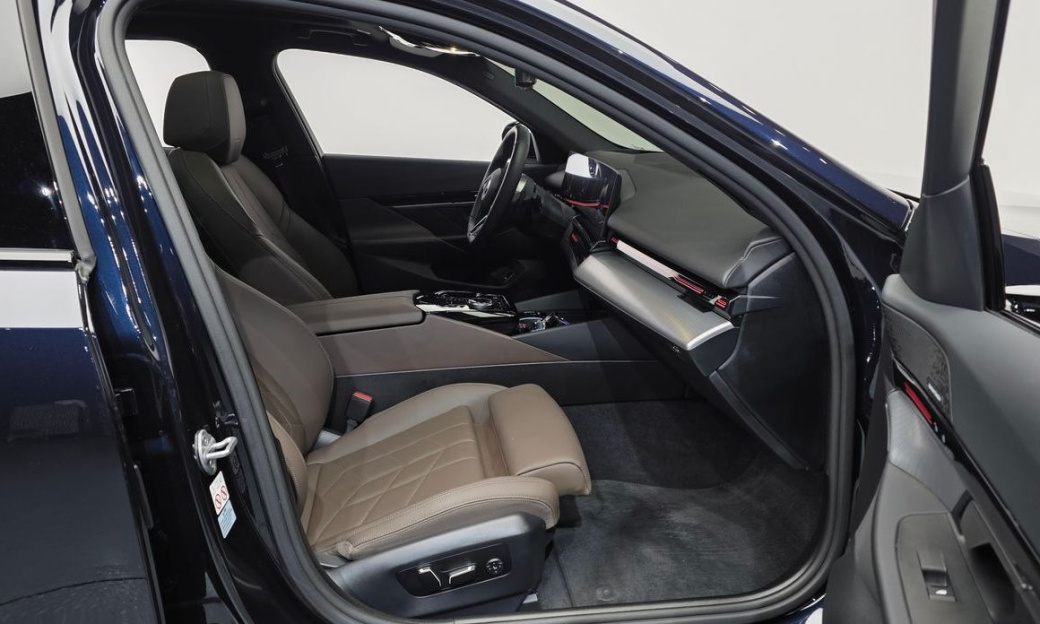 BMW 5-Series 520i M Sport, 2024