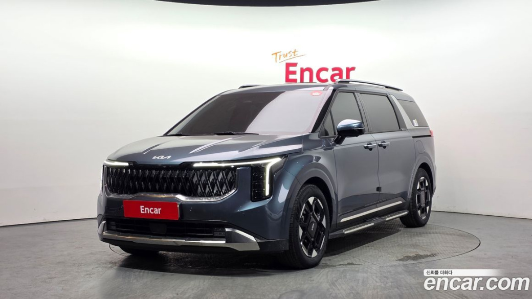 Kia Carnival 9-Seater Signature, 2024