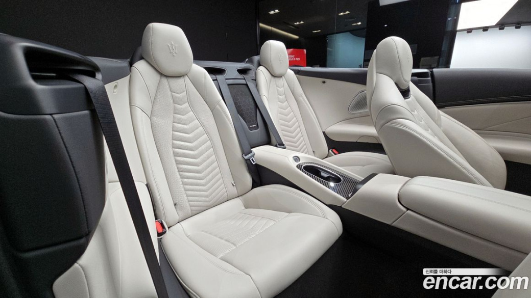 Maserati Gran Cabrio 3.0 V6 Trofeo, 2024