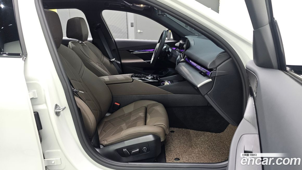 BMW 5-Series 523d M Sport, 2025