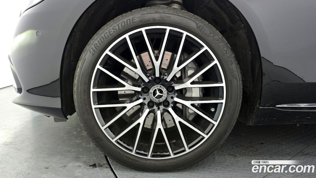 Mercedes-Benz S-Class S580L 4MATIC, 2025