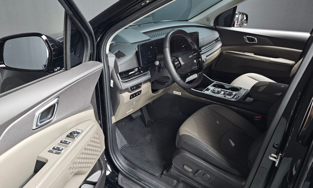 Kia Carnival 9-Seater Noblesse, 2025