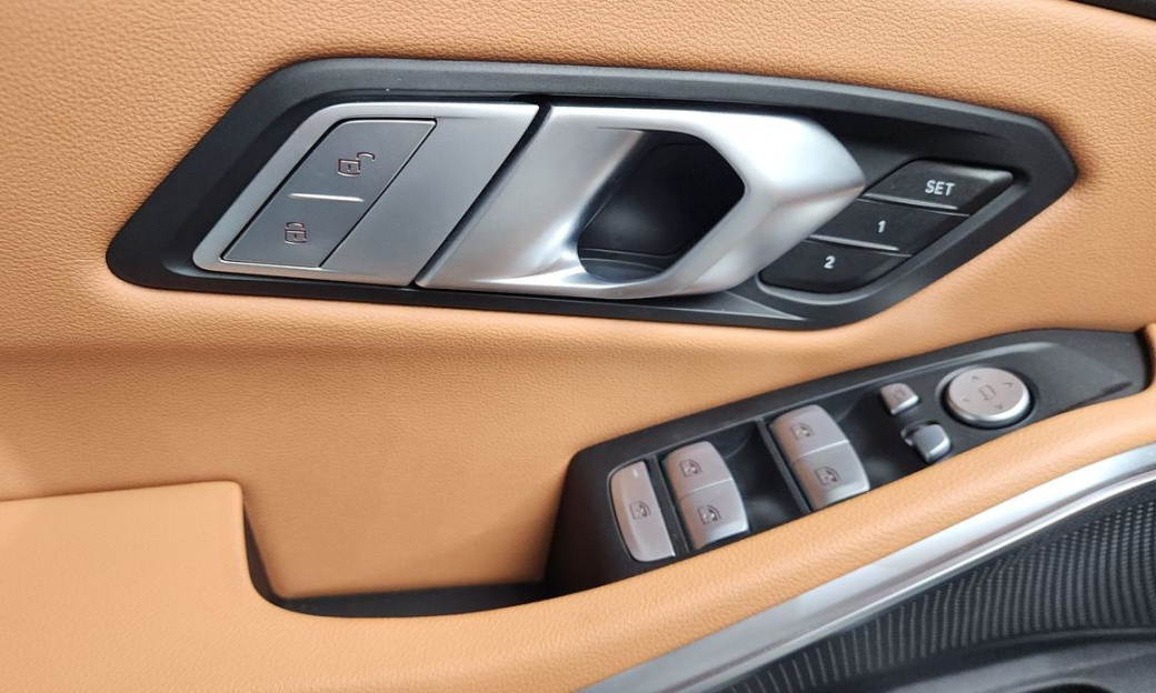 BMW 3-Series 320i, 2025