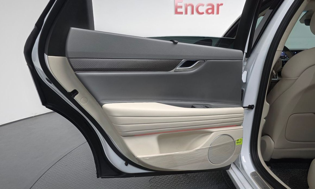 Genesis G80 Gasoline 2.5 Turbo AWD, 2025