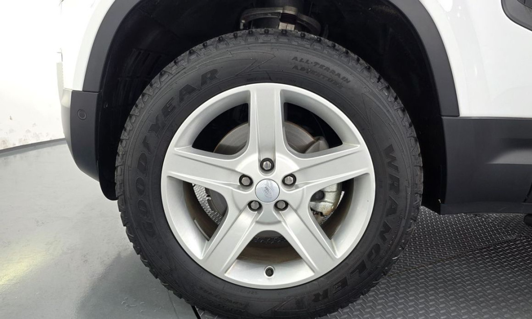 Land Rover Defender 110 D250 SE, 2024