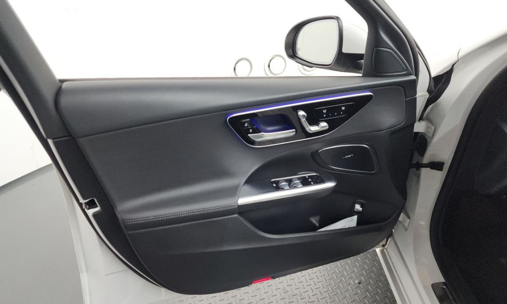Mercedes-Benz C-Class C300 4MATIC Avantgarde, 2024