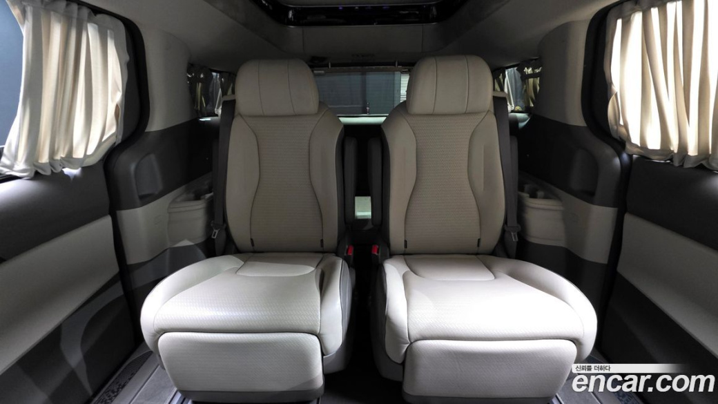Kia Carnival 7-Seater Hi-Limousine, 2023
