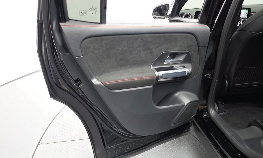 Mercedes-Benz GLB-Class GLB250 4MATIC, 2023