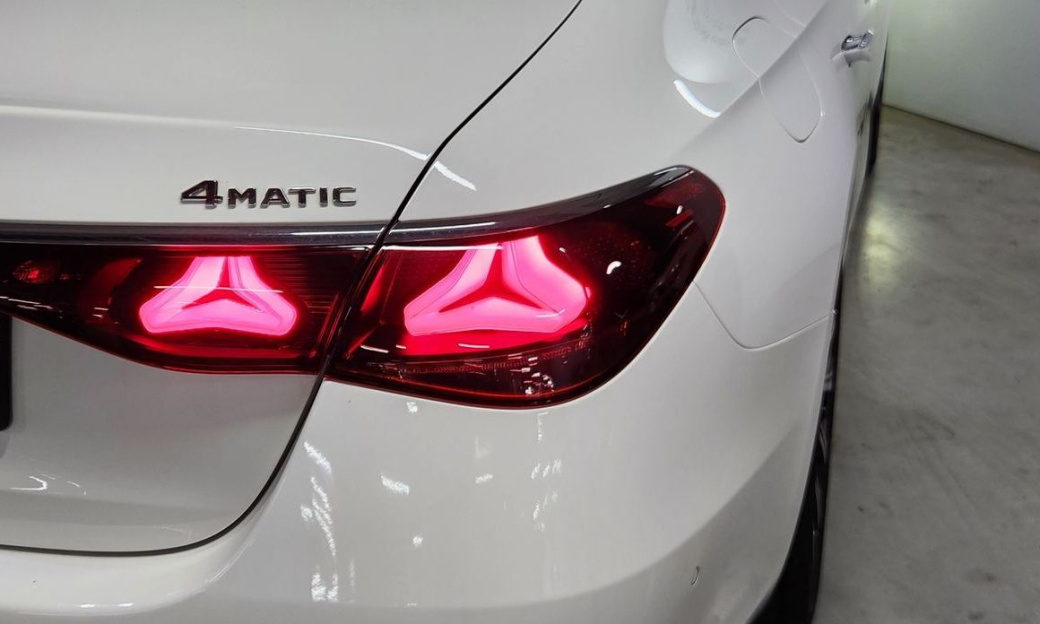 Mercedes-Benz E-Class E300 4MATIC Exclusive, 2024