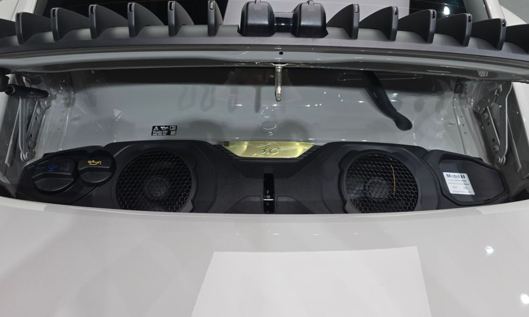 Porsche 911 Carrera, 2024