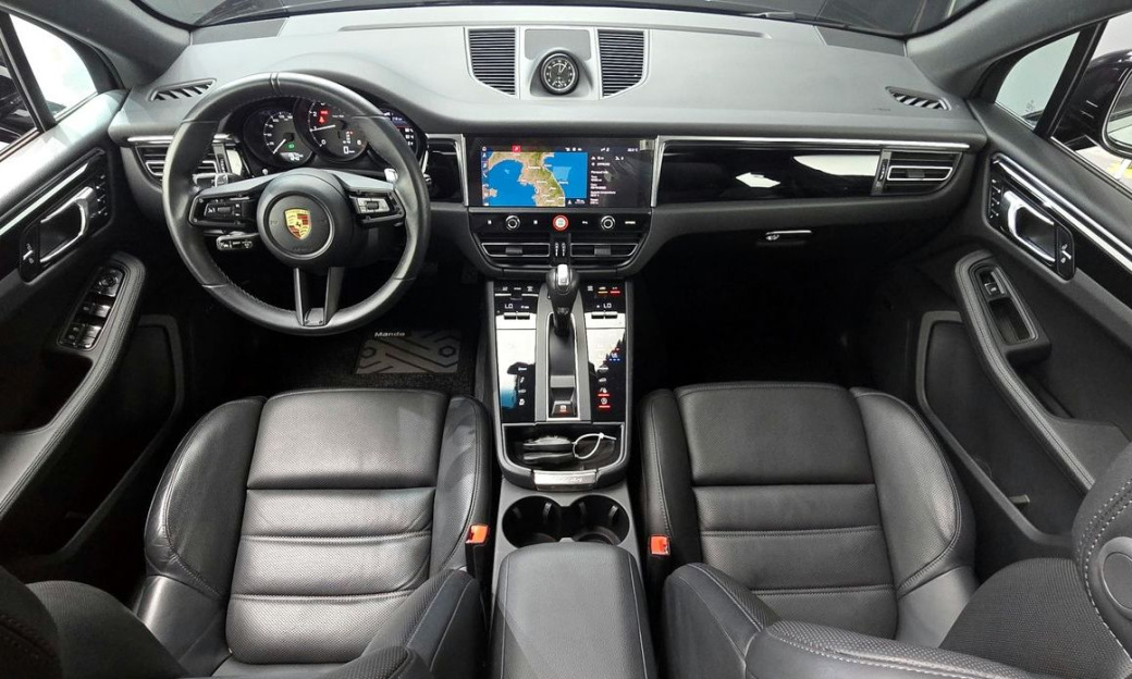 Porsche Macan 2.0, 2024