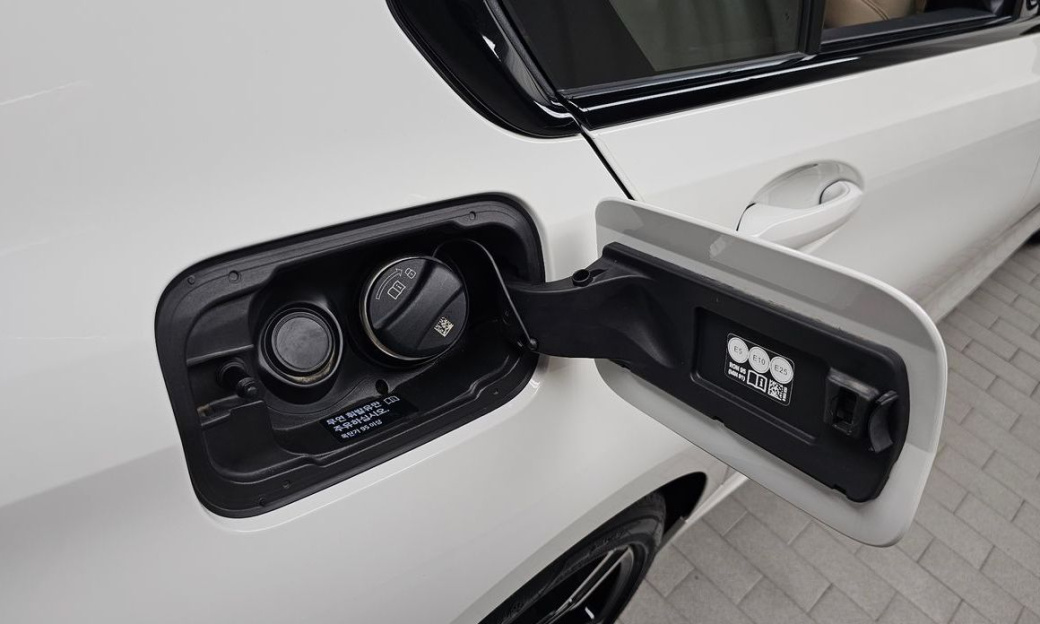 BMW 3-Series 320i M Sport, 2024