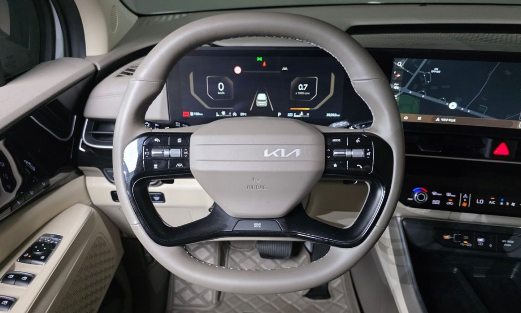 Kia Carnival 9-Seater Gravity, 2025
