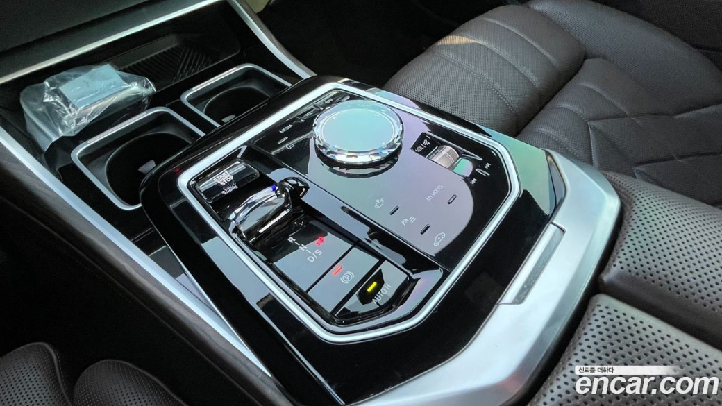 BMW 7-Series 740i sDrive M Sport Individual, 2023