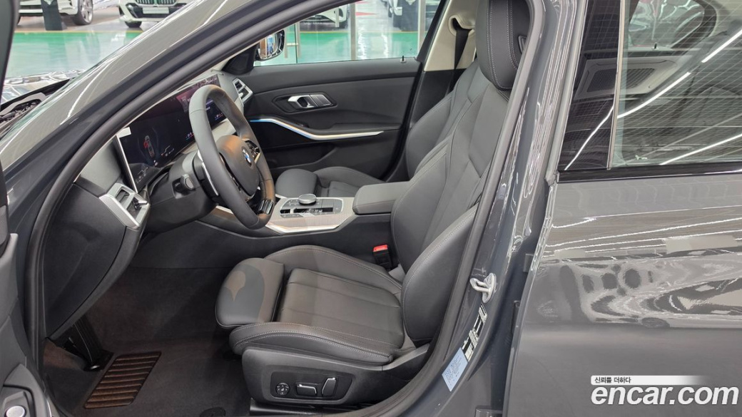 BMW 3-Series 320i, 2025