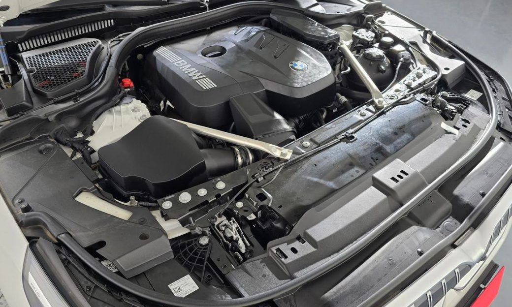 BMW 5-Series 520i, 2024