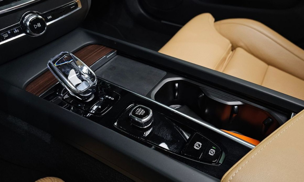 Volvo S60 B5 Ultra Bright, 2025
