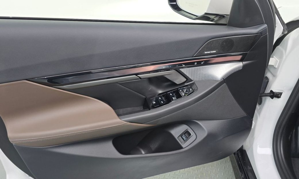 BMW 5-Series 520i M Sport, 2025