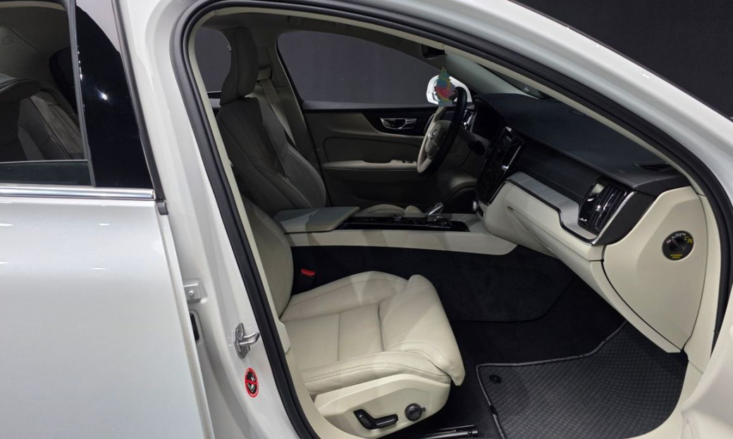 Volvo S60 B5 Inscription, 2022