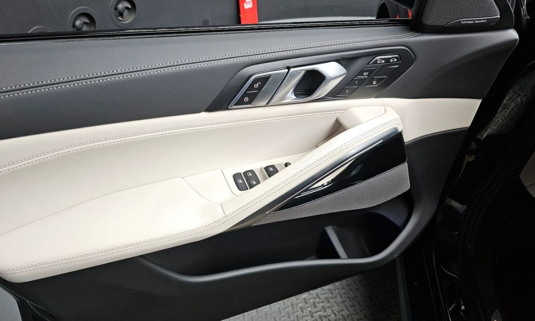 BMW X6 xDrive40i M Sport, 2025