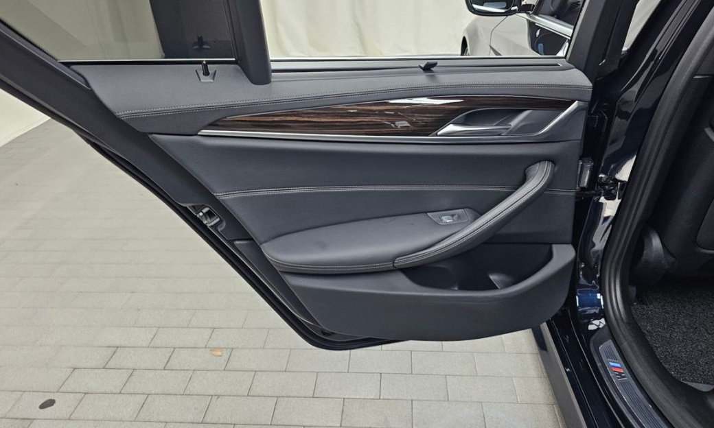BMW 5-Series 520i M Sport, 2022