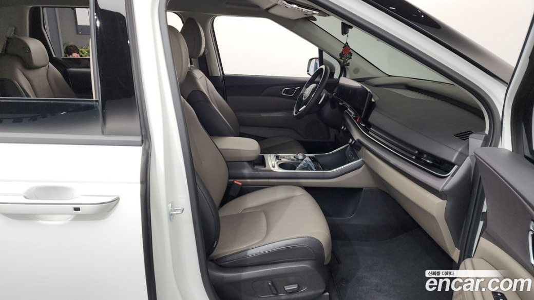 Kia Carnival 9-Seater Noblesse, 2024
