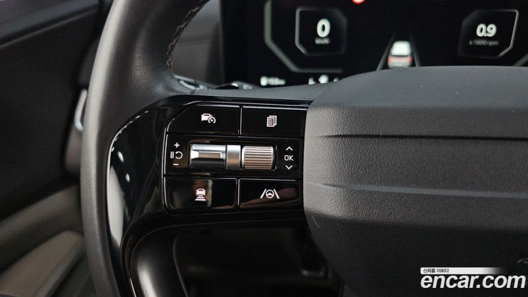 Kia Carnival 9-Seater Prestige, 2025