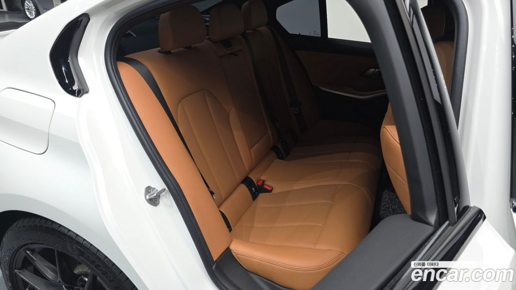 BMW 3-Series 320i M Sport, 2024