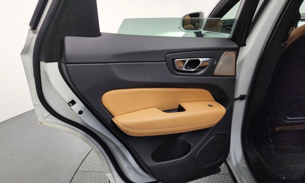 Volvo XC60 B5 Ultra Bright, 2025