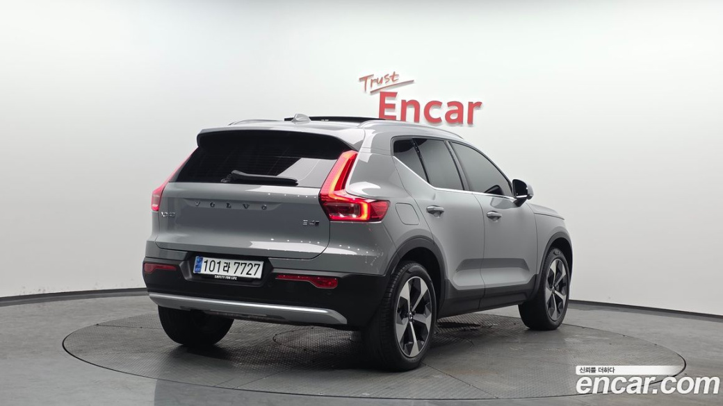 Volvo XC40 B4 Ultra Bright, 2025