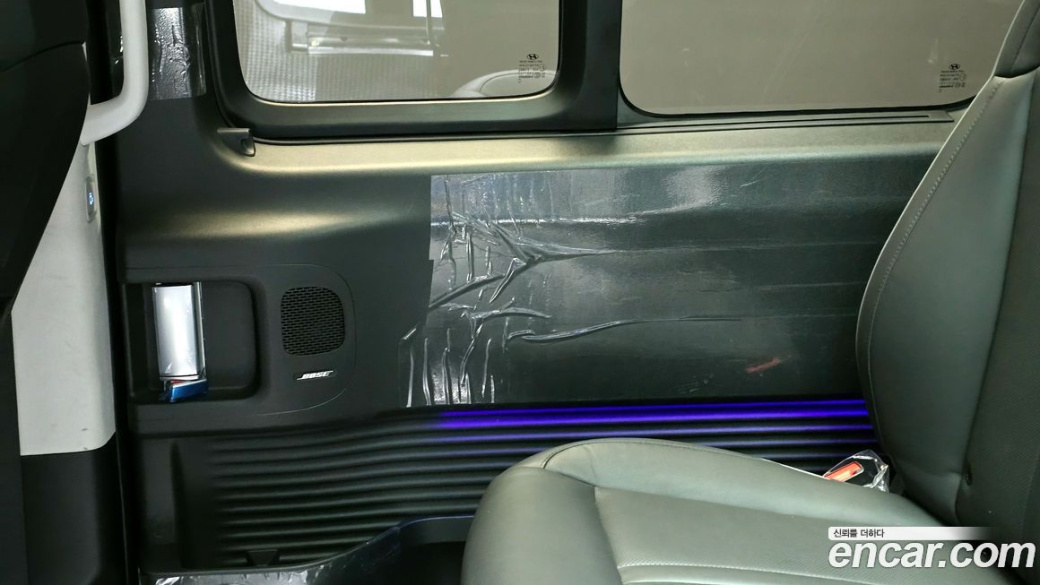 Hyundai Staria 4WD Lounge 9-Seater, 2023