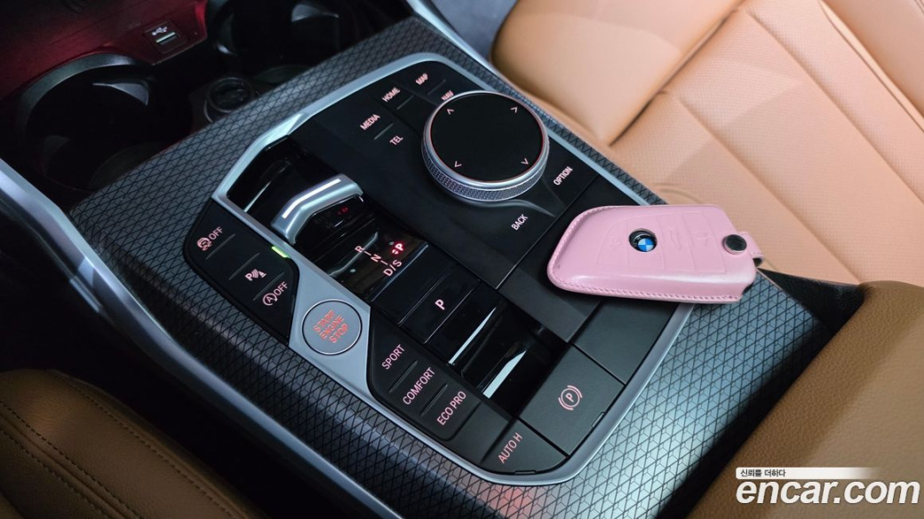 BMW 3-Series 320i Touring M Sports, 2023