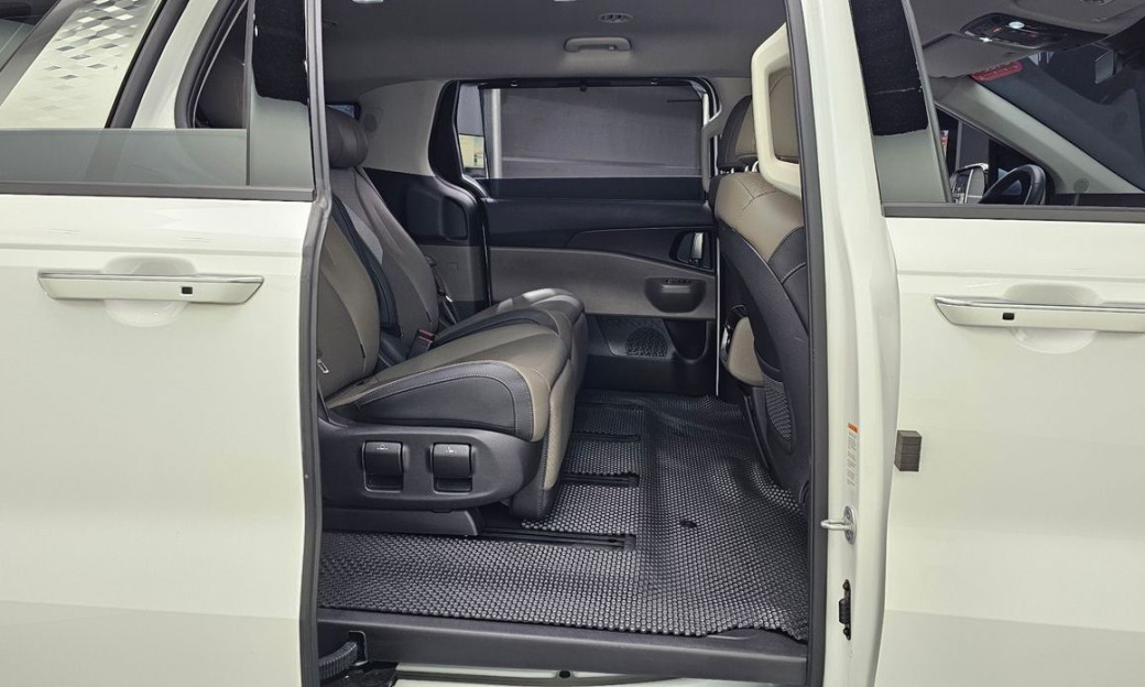 Kia Carnival 7-Seater Noblesse, 2025