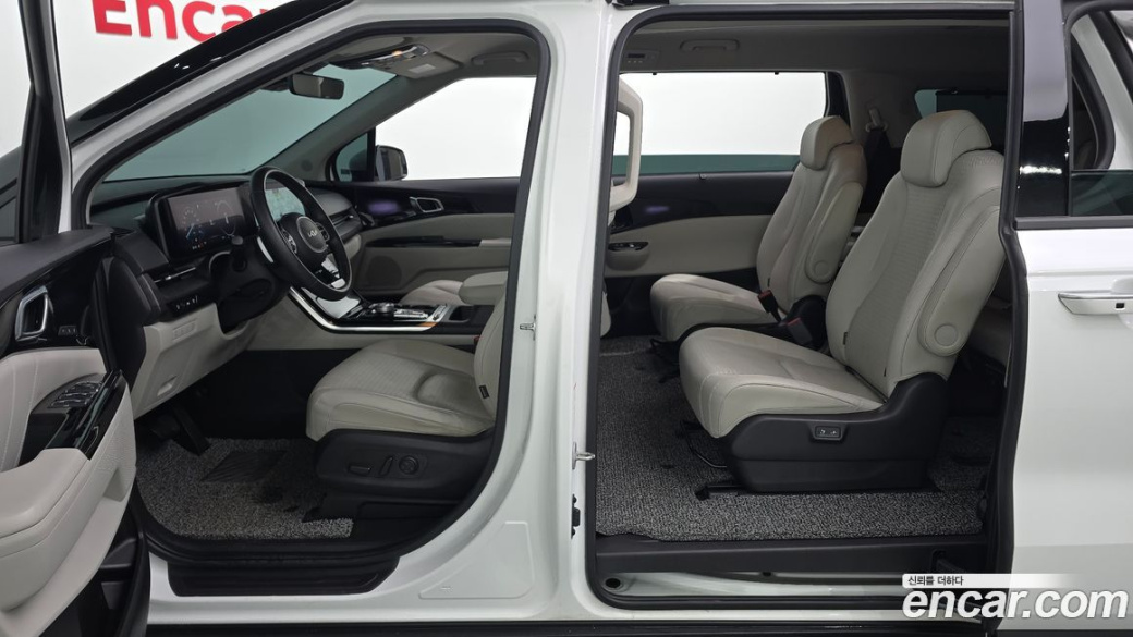 Kia Carnival 9-Seater Signature, 2023