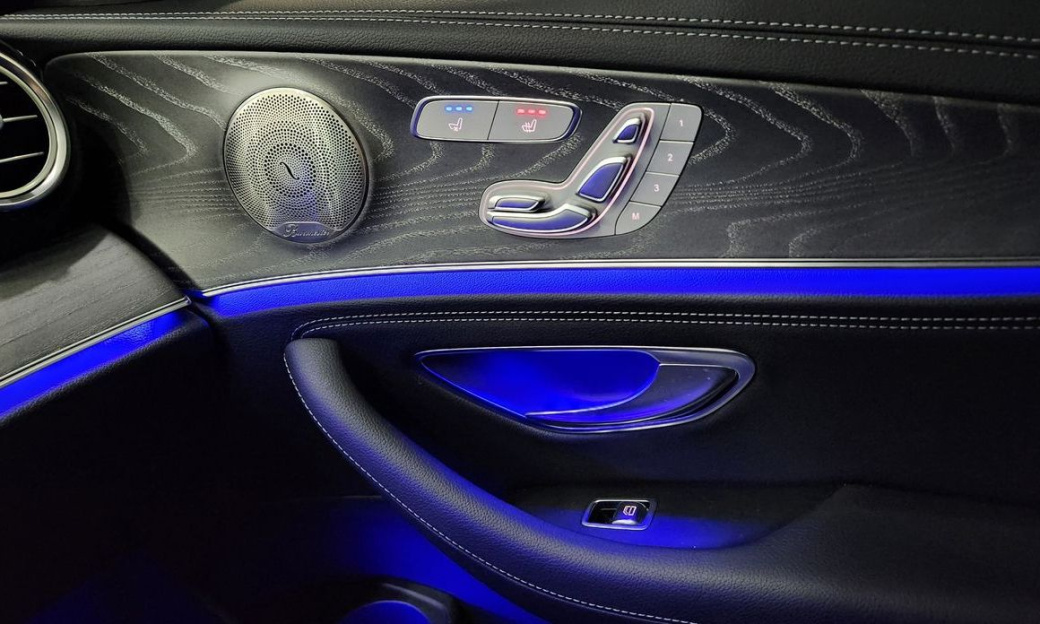 Mercedes-Benz E-Class E350 4MATIC AMG Line, 2022