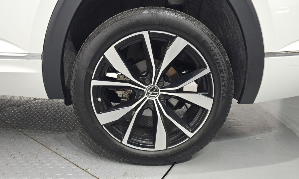 Volkswagen Atlas 2.0 TSI R-LINE 6-Seater, 2025